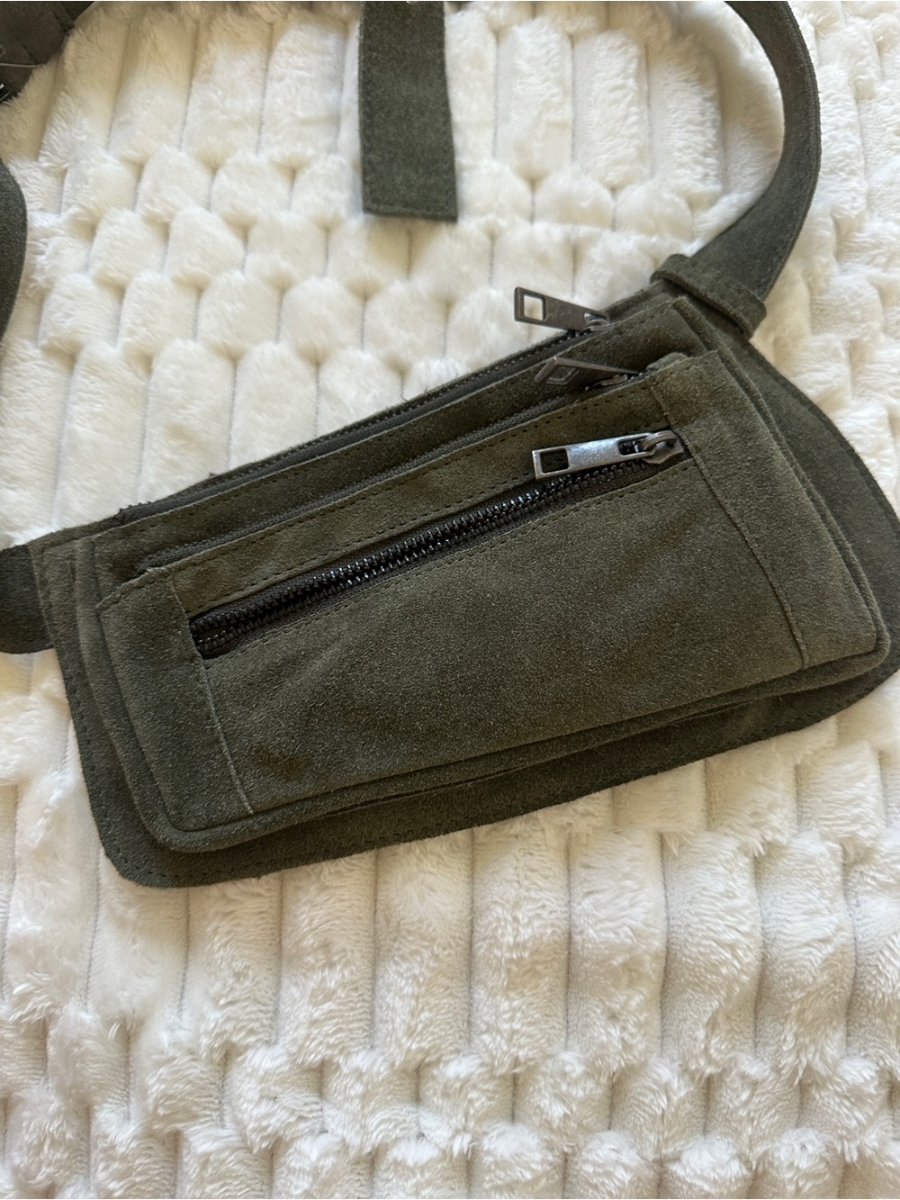 NWT Free People Avalon Suede Sling Bag - Picture 6 of 8